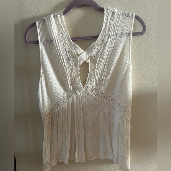 American Eagle White V Neck Blouse - Picture 2 of 2